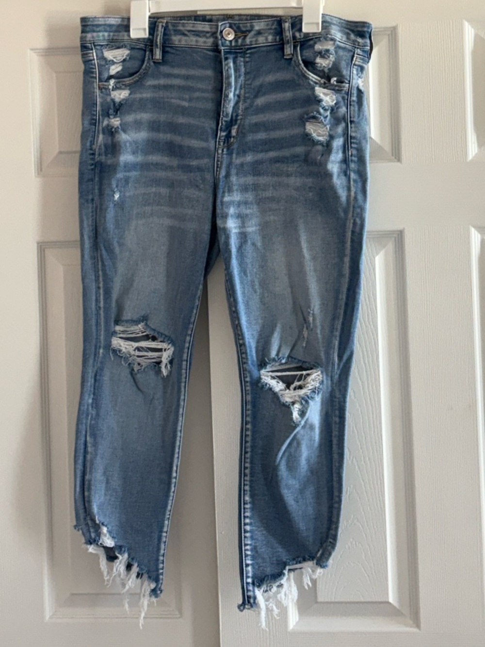 American Eagle AE Ne(x)t Level High-Waisted Jegging Light Wash Destroyed Raw Hem